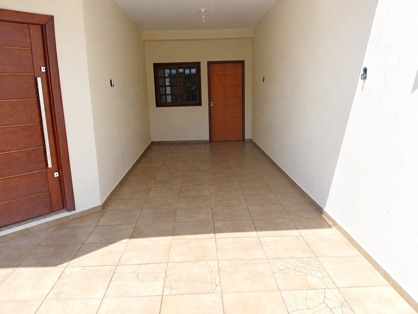 Sobrado com 4 Quartos, Suíte e Piscina para Locação no Jardim Iguaçu – Maringá