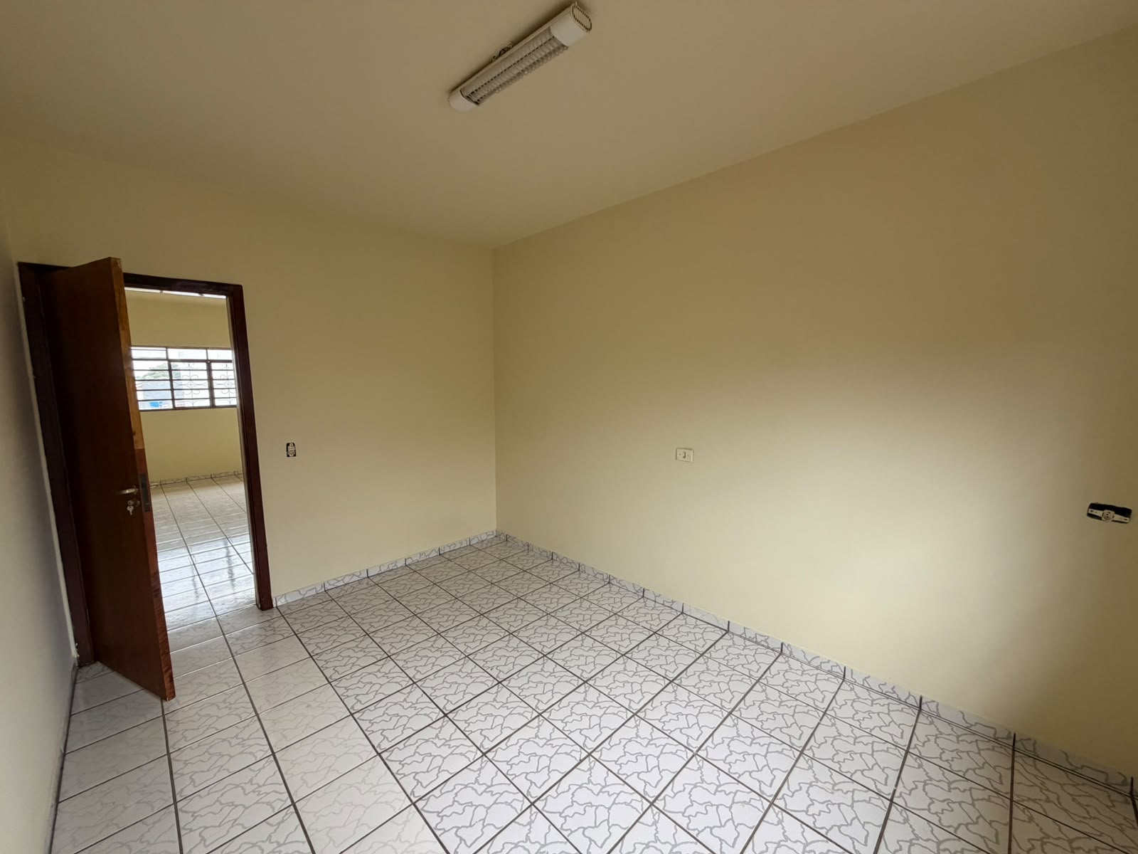 Sobreloja com 4 Quartos e 2 Vagas, 100 m² - Jardim Panorama, Sarandi/PR
