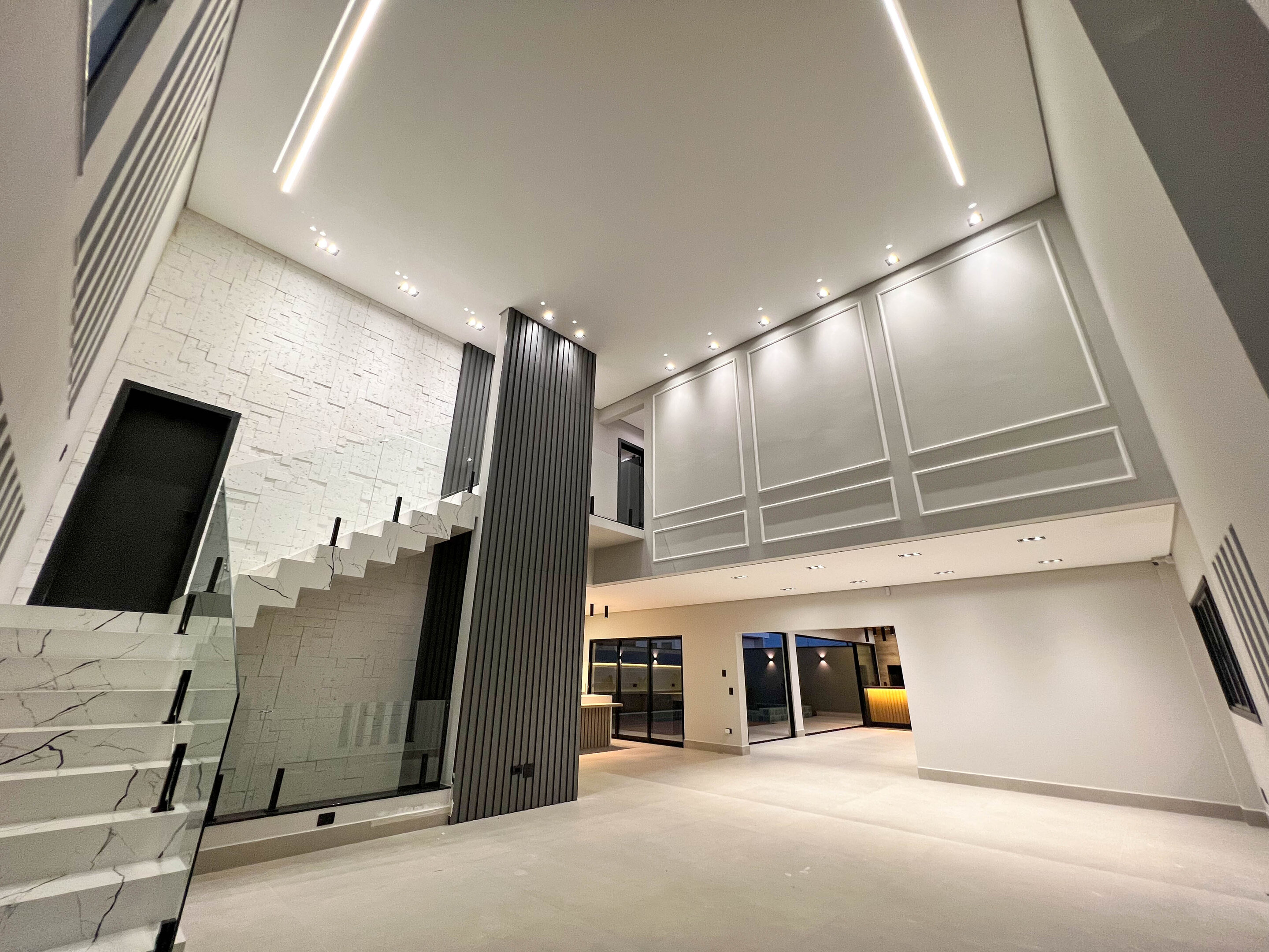 CASA DE ALTO PADRÃO 4 Quartos, 420 m² - JARDIM DAS NAÇÕES, Maringá/PR