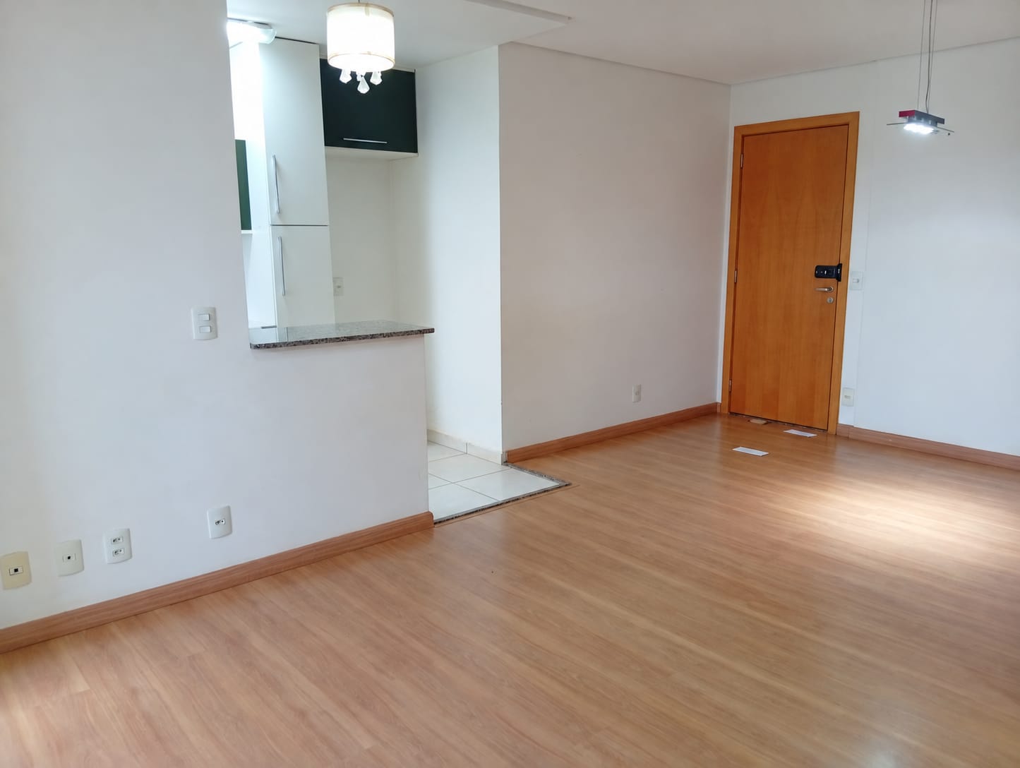 **Apartamento com Suíte, Sacada com Churrasqueira e Lazer Completo na Vila Cleópatra**