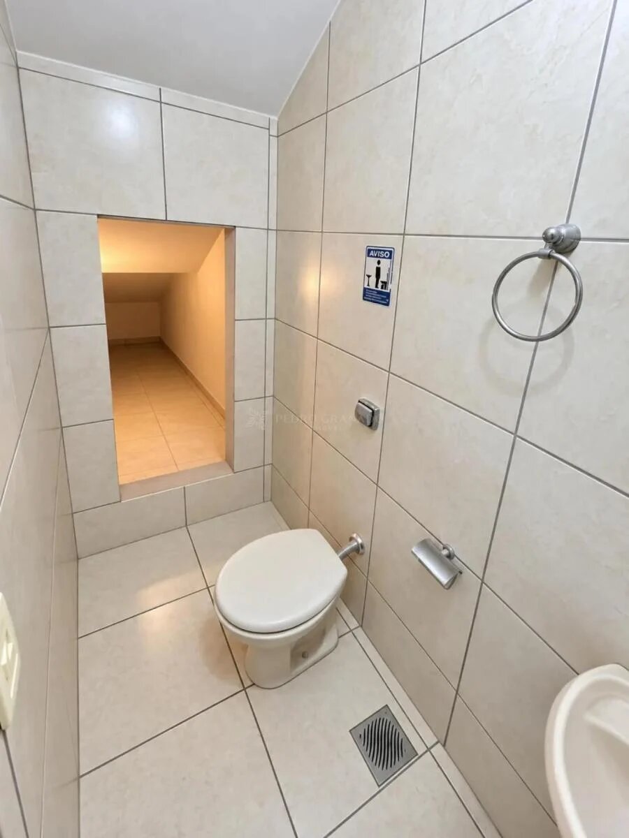 **Excelente Oportunidade Comercial – Salão de 195 m² com Mezanino Próximo à Av. Mandacaru**
