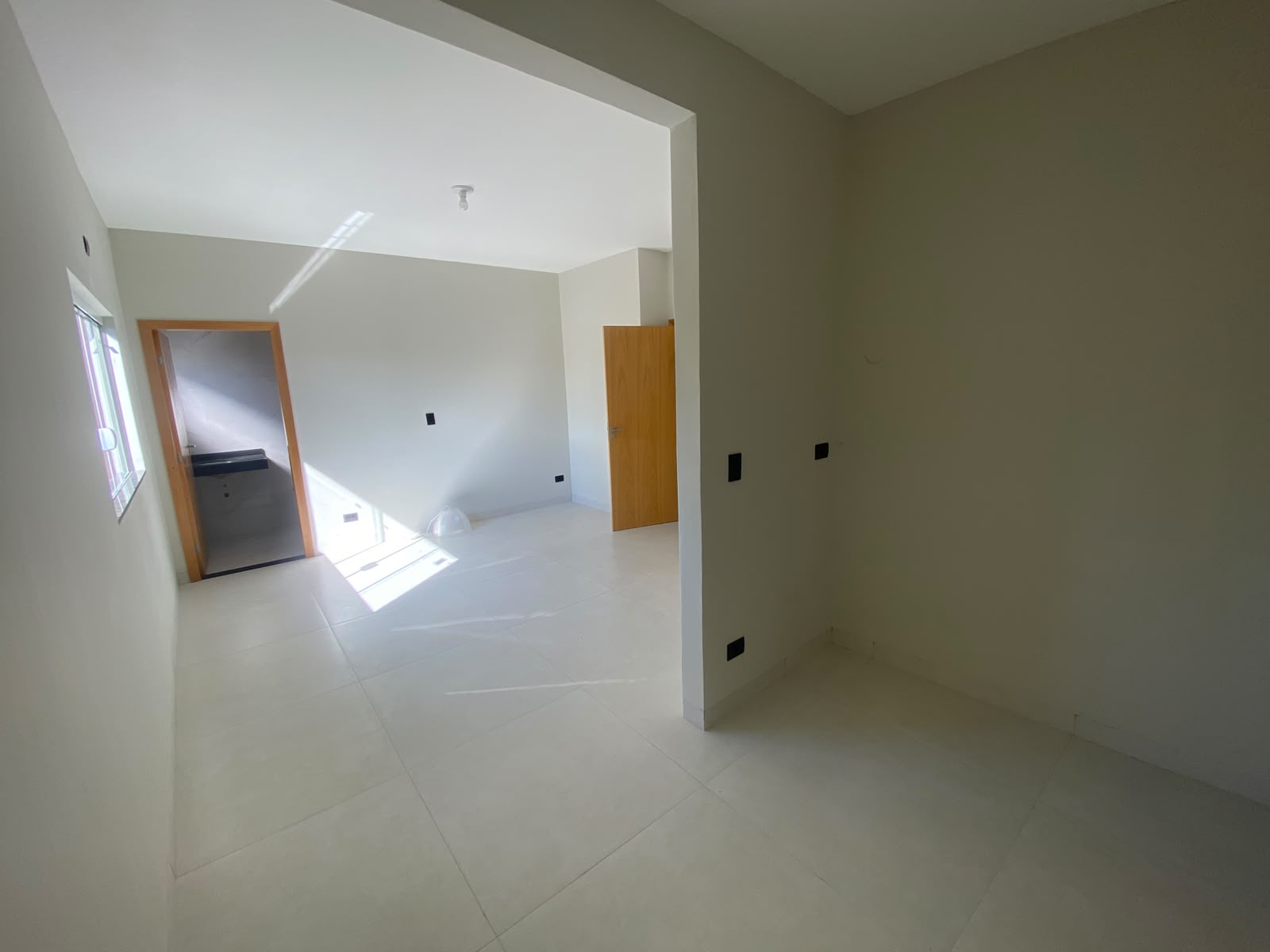 Sobrado com 4 Quartos e 130 m² no Jardim Montreal - Maringá/PR