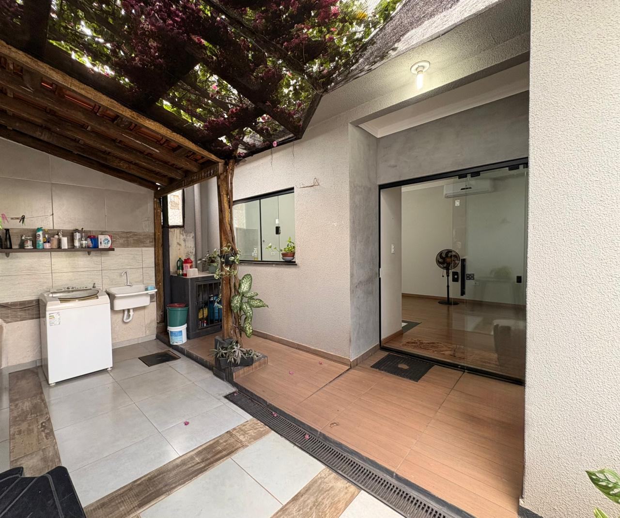 Casa de Fundo para Locação com 1 Quarto Próxima à Chácara Aeroporto – Água e Luz Inclusas