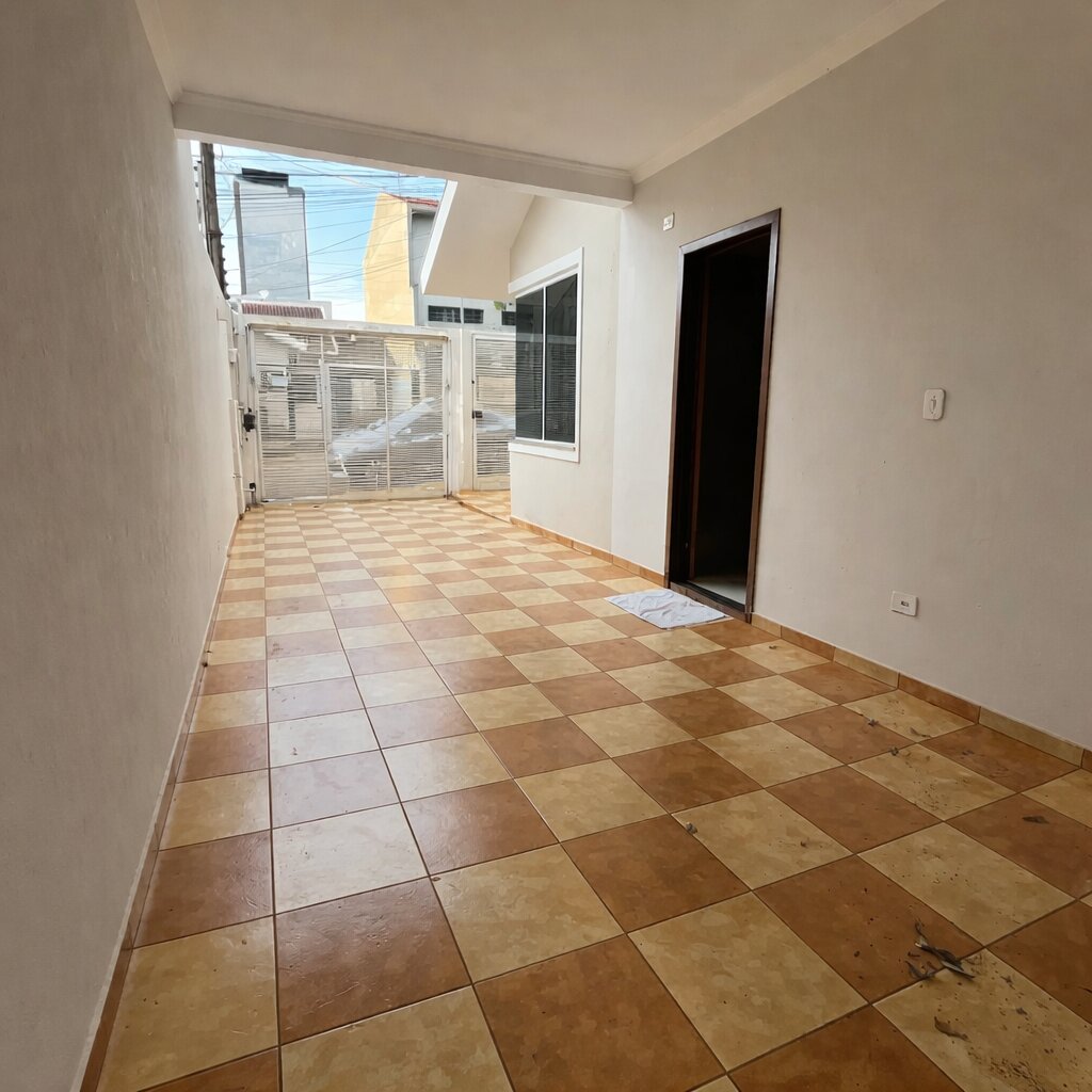 🏡 Sobrado com suíte, espaço gourmet e quintal no Jardim Higienópolis — R$ 3.900/mês
