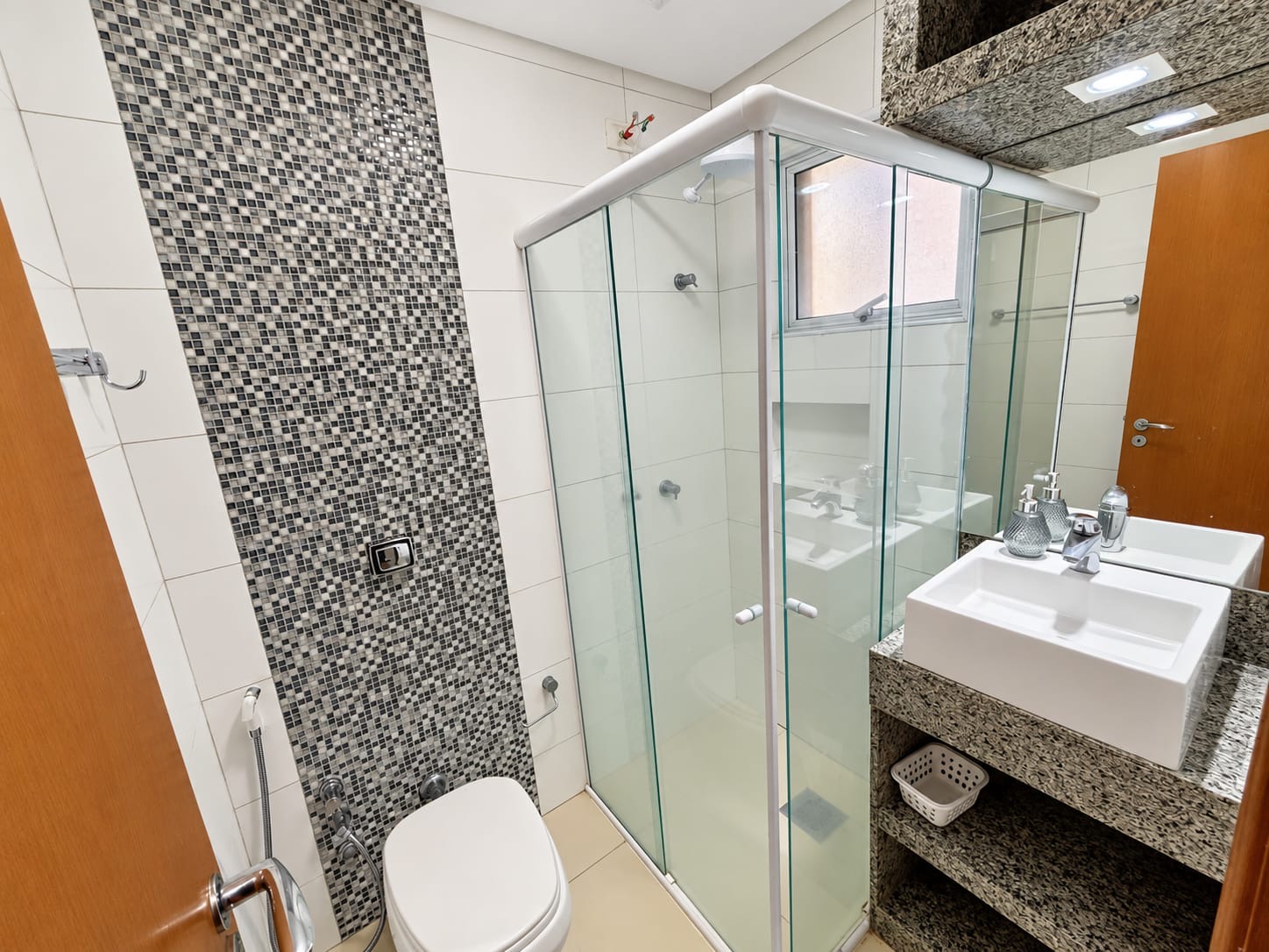 Excelente apartamento com 3 Quartos e 78m² para alugar na Zona 01 - Maringá/PR