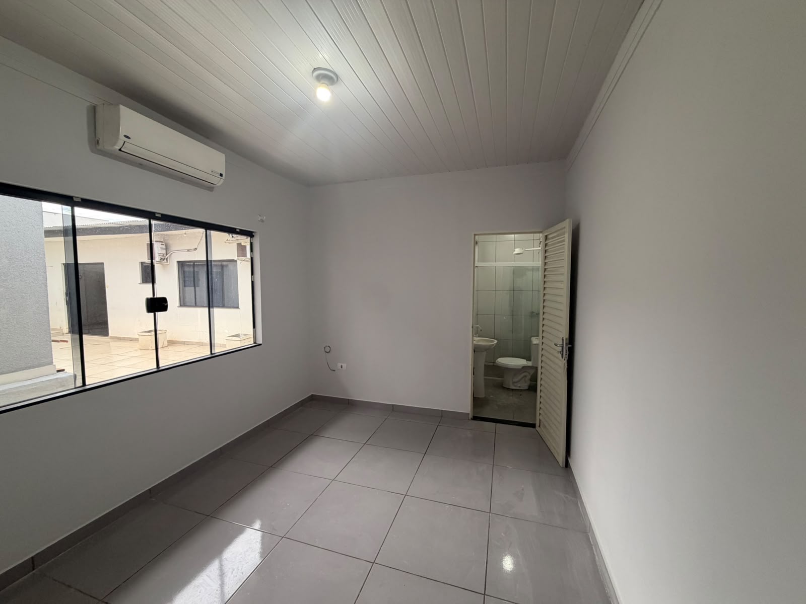 Kitnet com 1 Quarto e 30 m² na Vila Christino - Maringá/PR