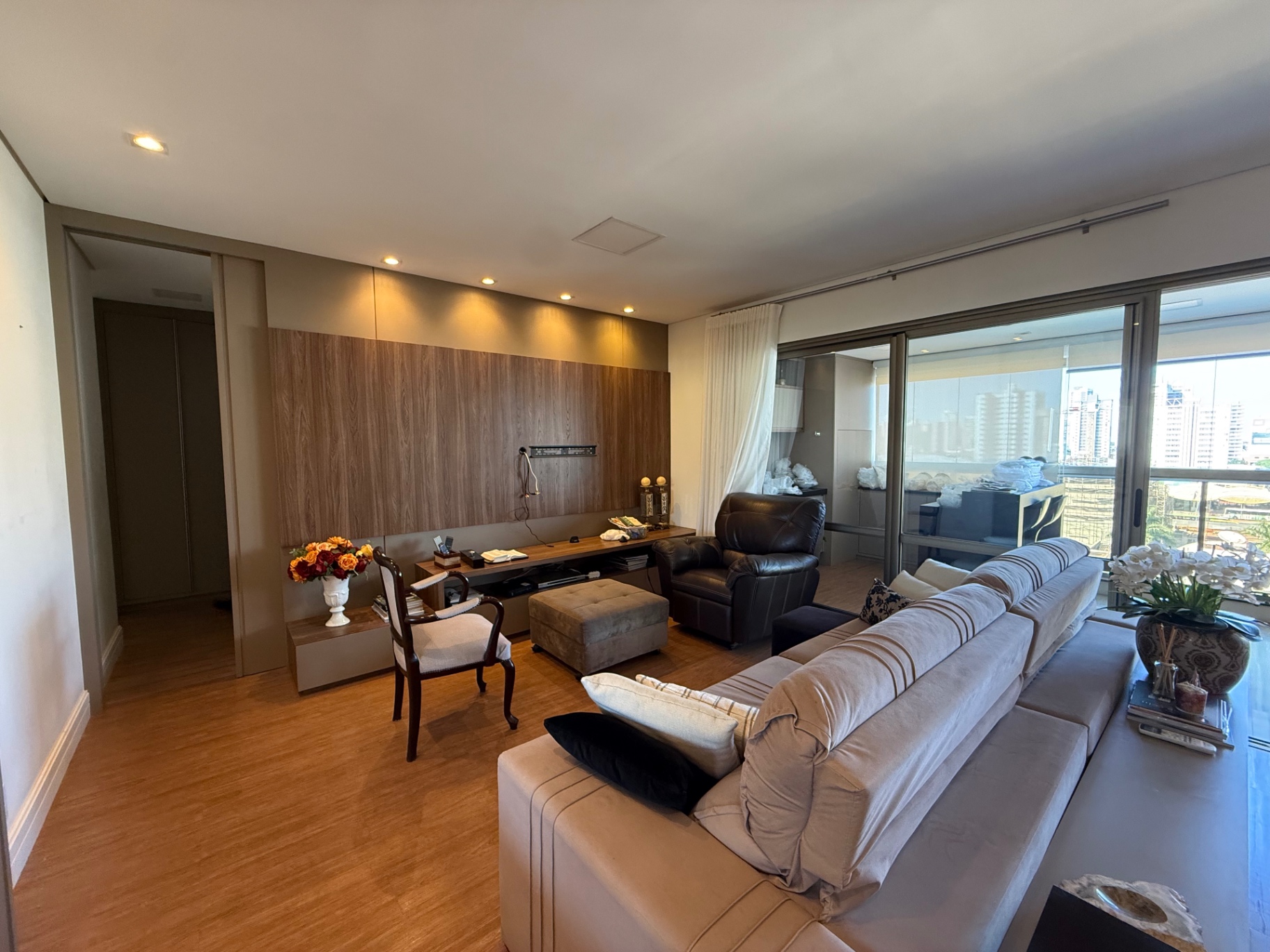 Apartamento com 4 Quartos e 176 m² na Zona 7 - Maringá/PR