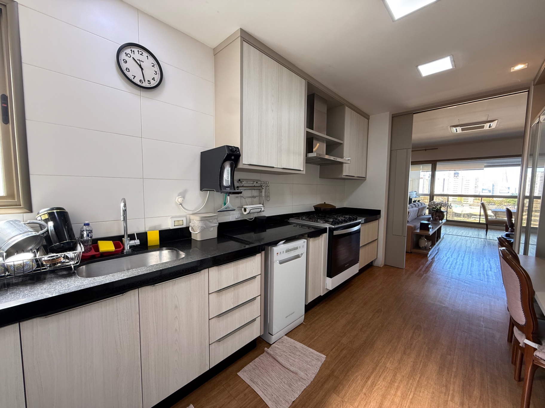 Apartamento com 4 Quartos e 176 m² na Zona 7 - Maringá/PR