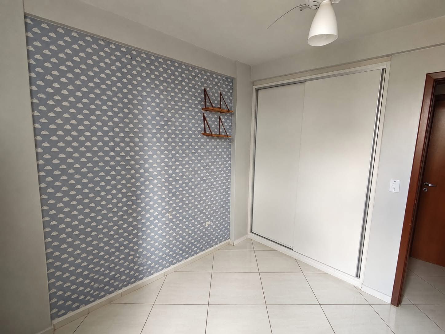 Apartamento Mobiliado para Locação com 3 Quartos no Residencial Vitória Régia – Maringá/PR