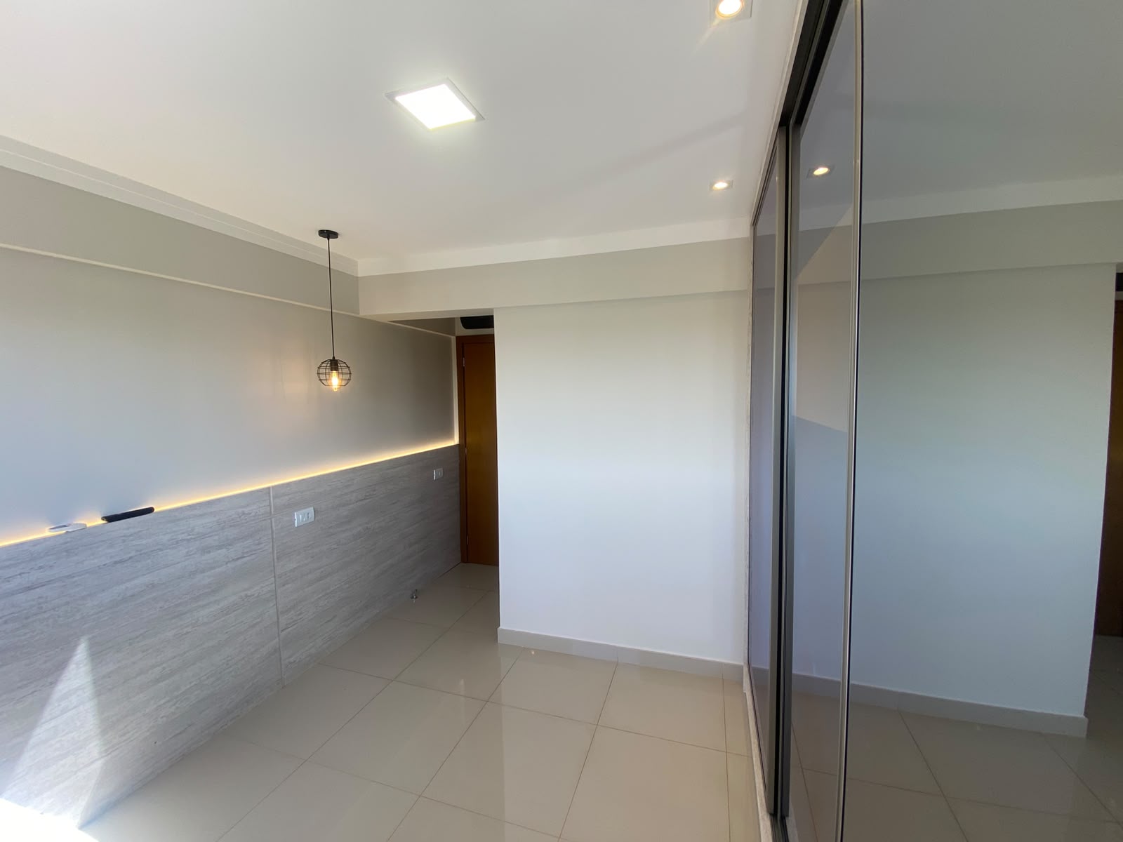 Apartamento para alugar, 80 m² por R$ 3.700,00/mês - Zona 08 - Maringá/PR