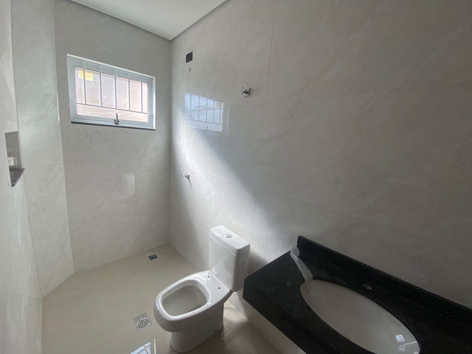 Sobrado com 4 Quartos e 130 m² no Jardim Montreal - Maringá/PR