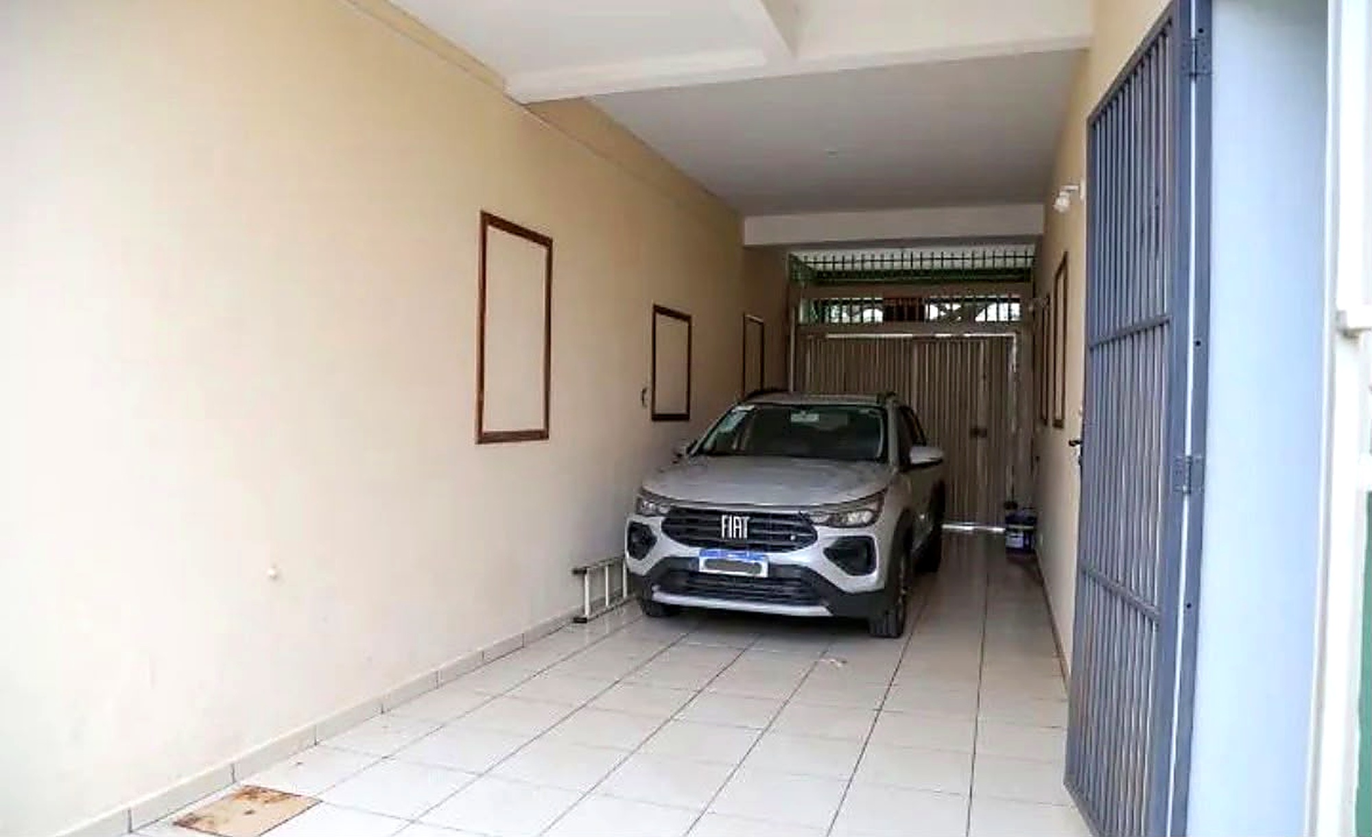 Apartamento Sobreloja para Locação com 3 Quartos, Suíte, Sacada e 2 Vagas