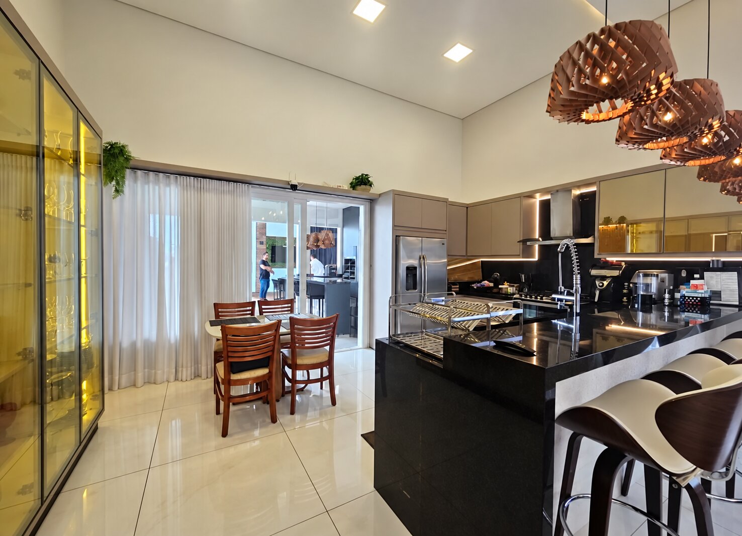 Casa com 3 Quartos, 276 m² à Venda no Jardim São Conrado - Maringá/PR