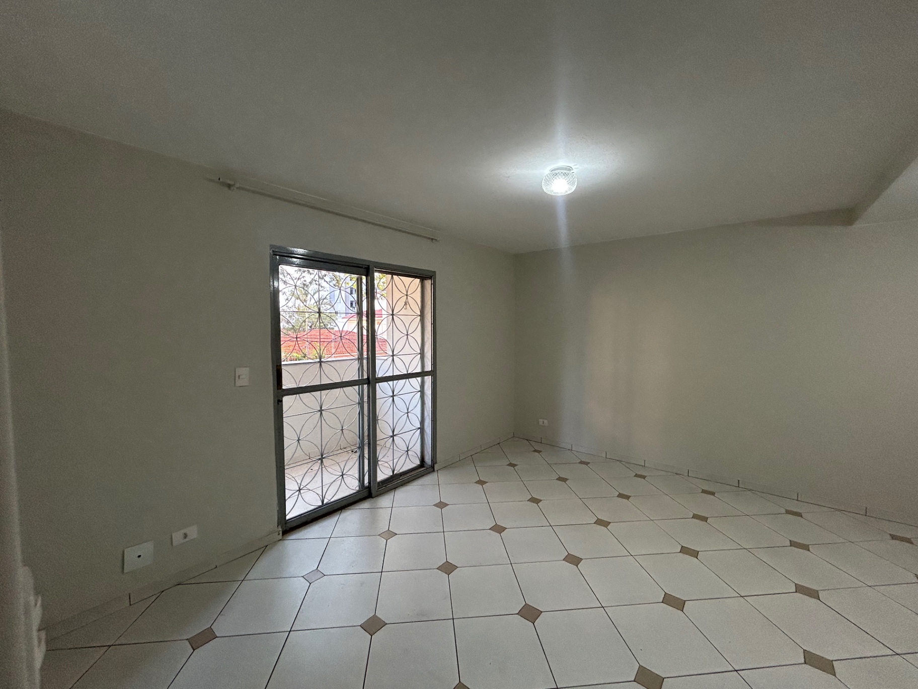 Apartamento com 3 Quartos e 120 m² na Zona 07 - Maringá/PR
