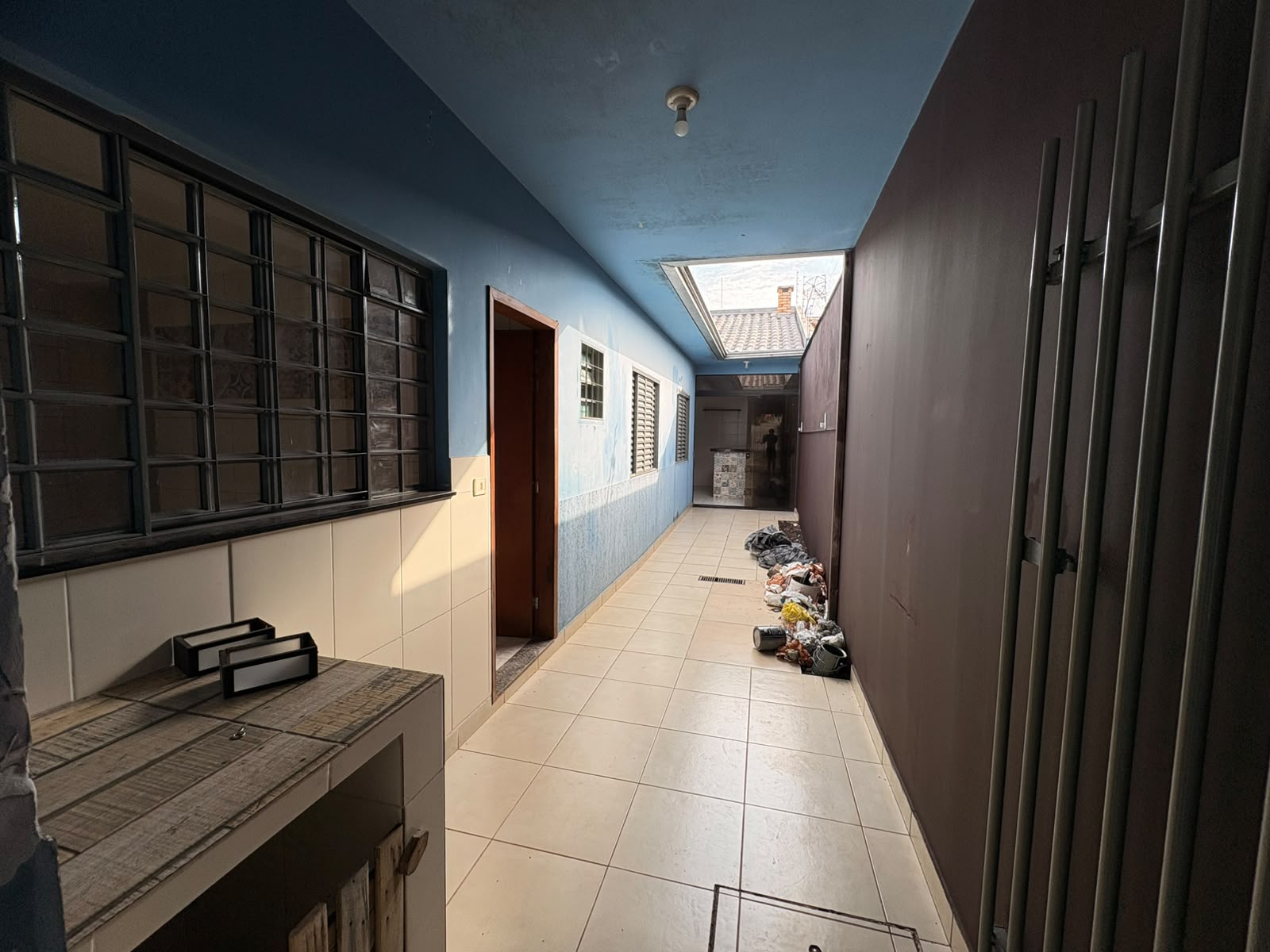 Casa para Locação com 2 Quartos, Churrasqueira e 2 Vagas de Garagem