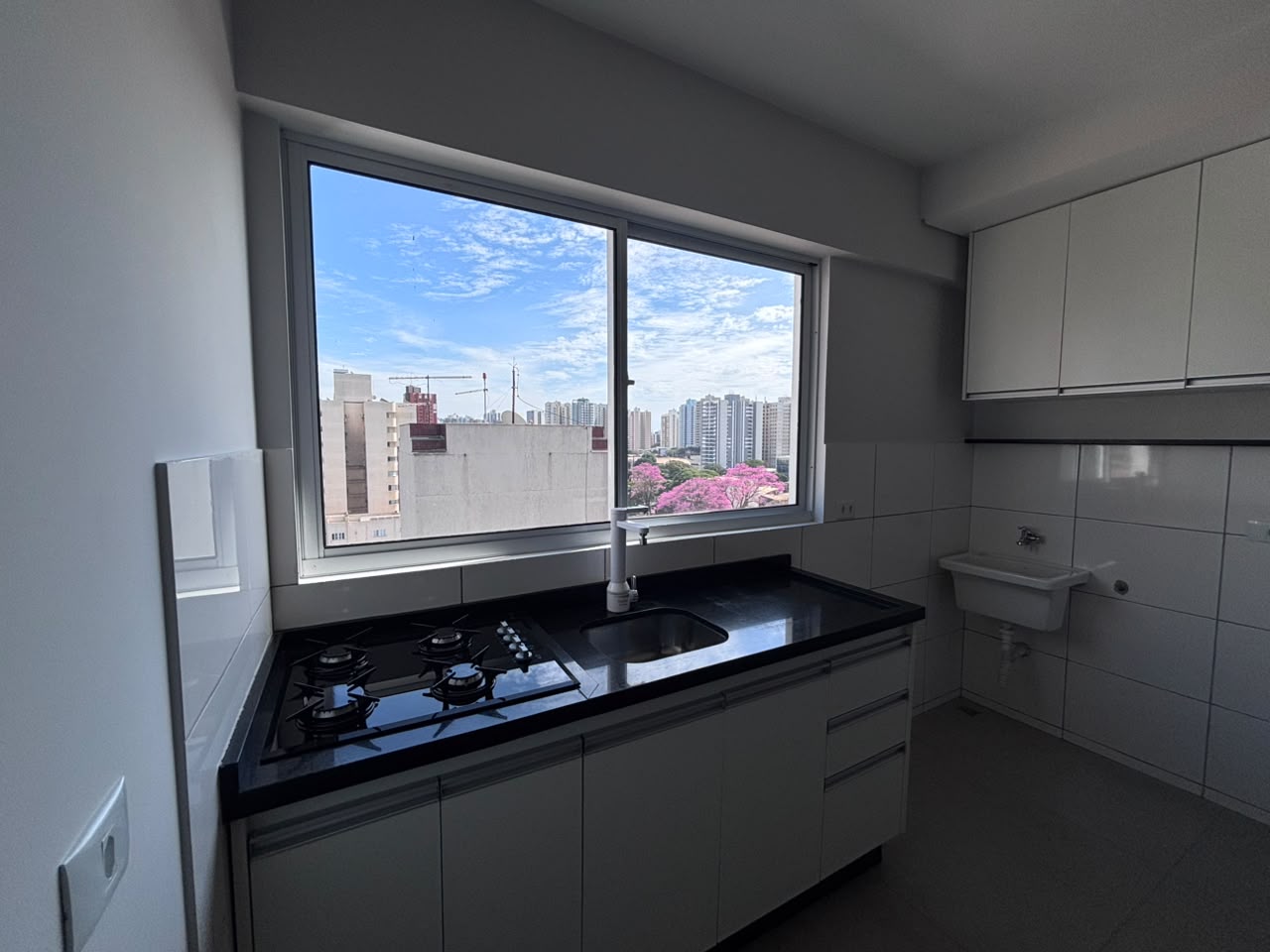 Apartamento com 2 Quartos e 48m² na Zona 03 - Maringá/PR
