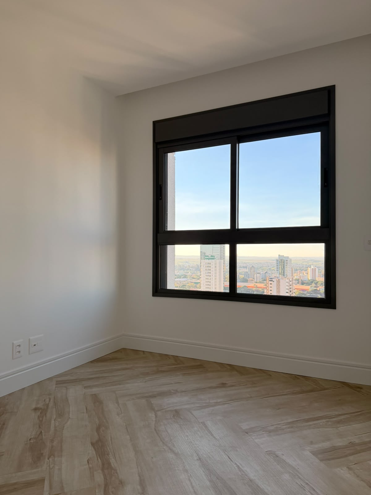 Apartamento com 3 Quartos, 179 m² e 3 Vagas - Zona 01, Maringá/PR
