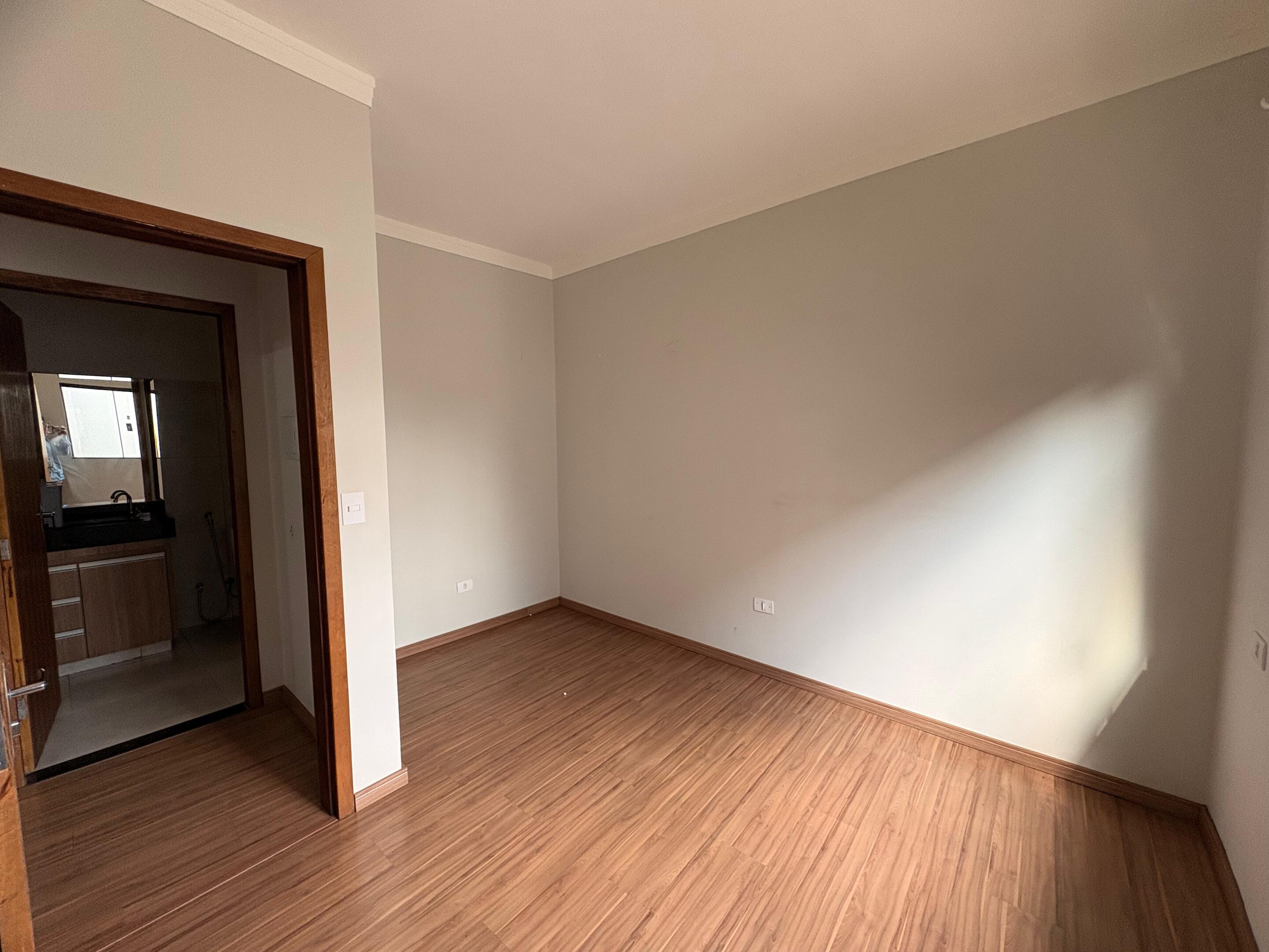 Casa de Fundo para Locação com 1 Quarto Próxima à Chácara Aeroporto – Água e Luz Inclusas