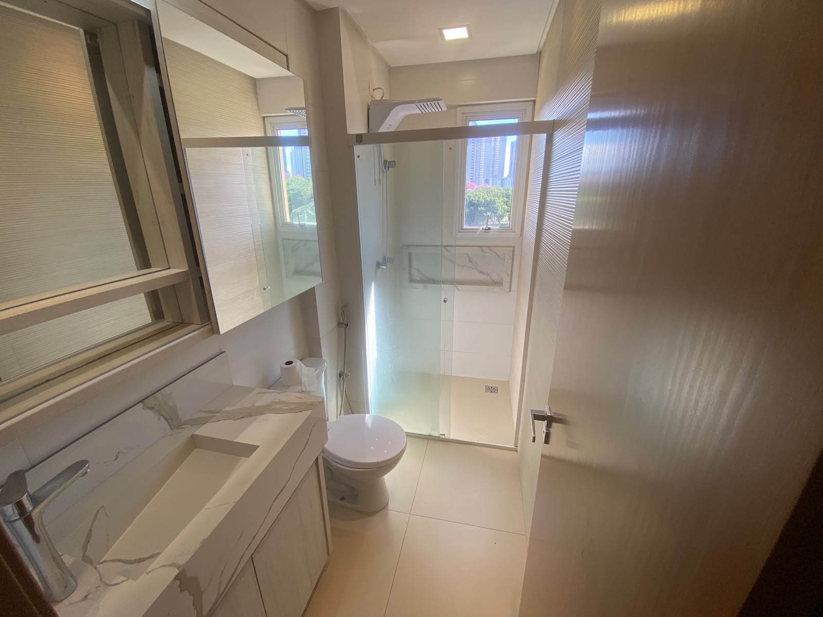 Apartamento para alugar, 80 m² por R$ 3.700,00/mês - Zona 08 - Maringá/PR