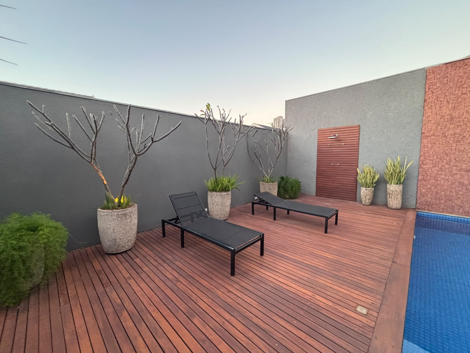 Casa em Condomínio com 4 Suítes, 400m² - Zona 08, Maringá/PR