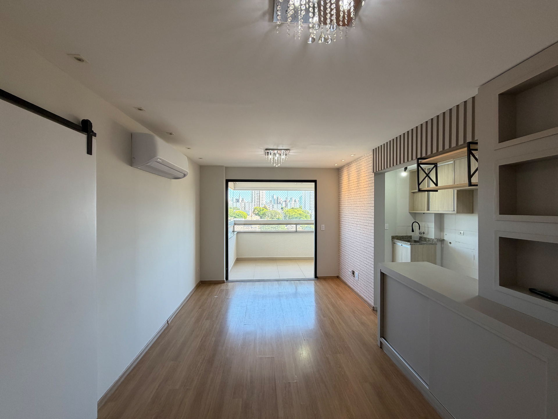 Apartamento com 3 Quartos e 80 m² na Zona 02 em Maringá/PR - 2 Vagas