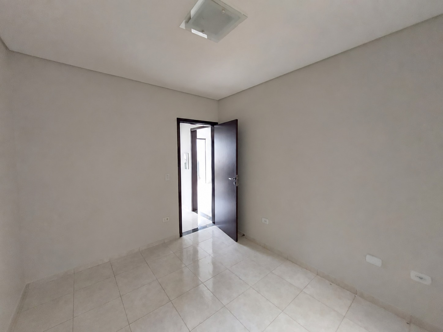 Apartamento de 110 m² com 2 Quartos, 1 Suíte e Sacada no Jardim Universo — Maringá/PR