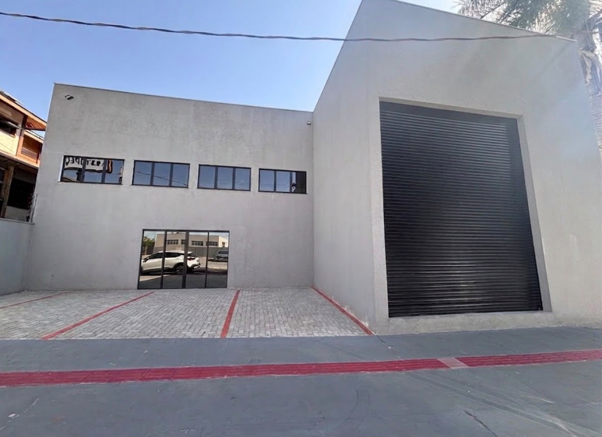Galpão Comercial com 203 m², 3 Vagas - Zona 06, Maringá/PR