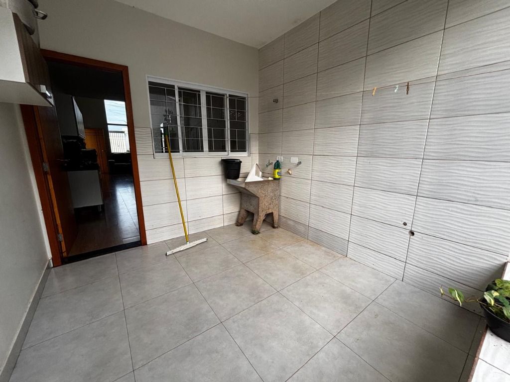 Casa com 2 Quartos, 80 m² e 2 Vagas - Jardim Paulista III, Maringá/PR