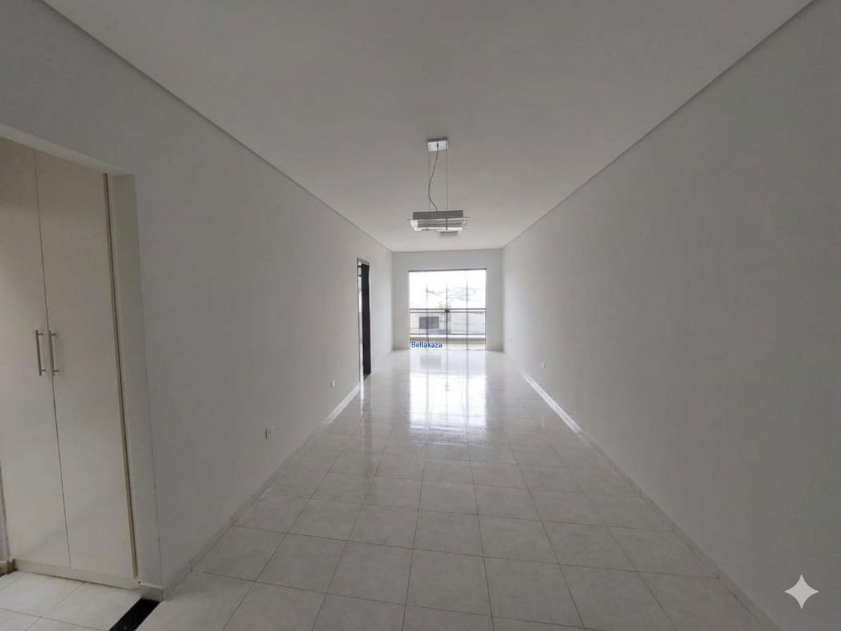 Apartamento de 110 m² com 2 Quartos, 1 Suíte e Sacada no Jardim Universo — Maringá/PR