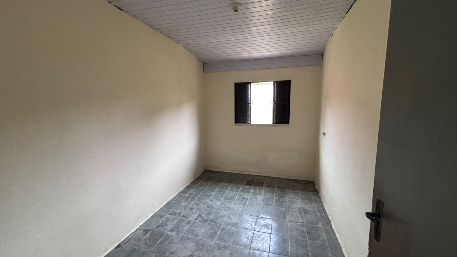 Casa à Venda com 2 Quartos, 80m² - Parque Residencial Tuiuti - Maringá/PR