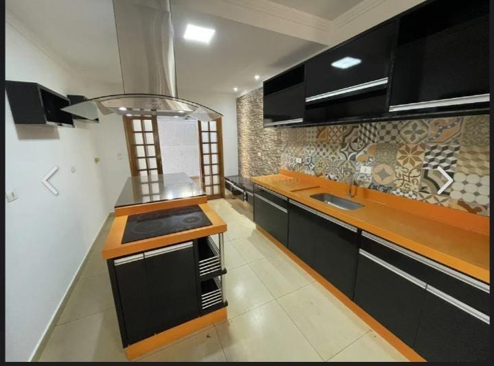 Mais espaço para sua família: casa com 4 quartos e piscina para alugar por R$ 5 mil