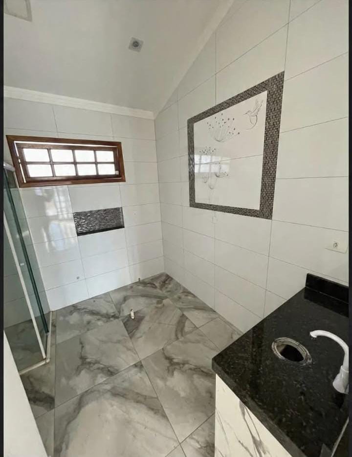 Mais espaço para sua família: casa com 4 quartos e piscina para alugar por R$ 5 mil