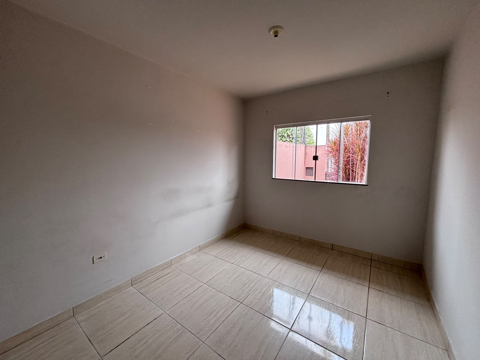 Casa com 2 Quartos e 2 Vagas, 80m² - Jardim Monterey, Sarandi/PR
