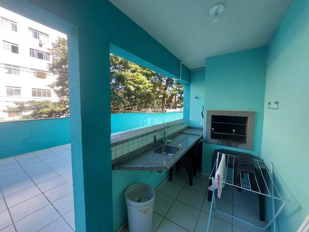 Kitnet com 1 Quarto e 1 Vaga de Garagem, 27 m² - Zona 7, Maringá/PR
