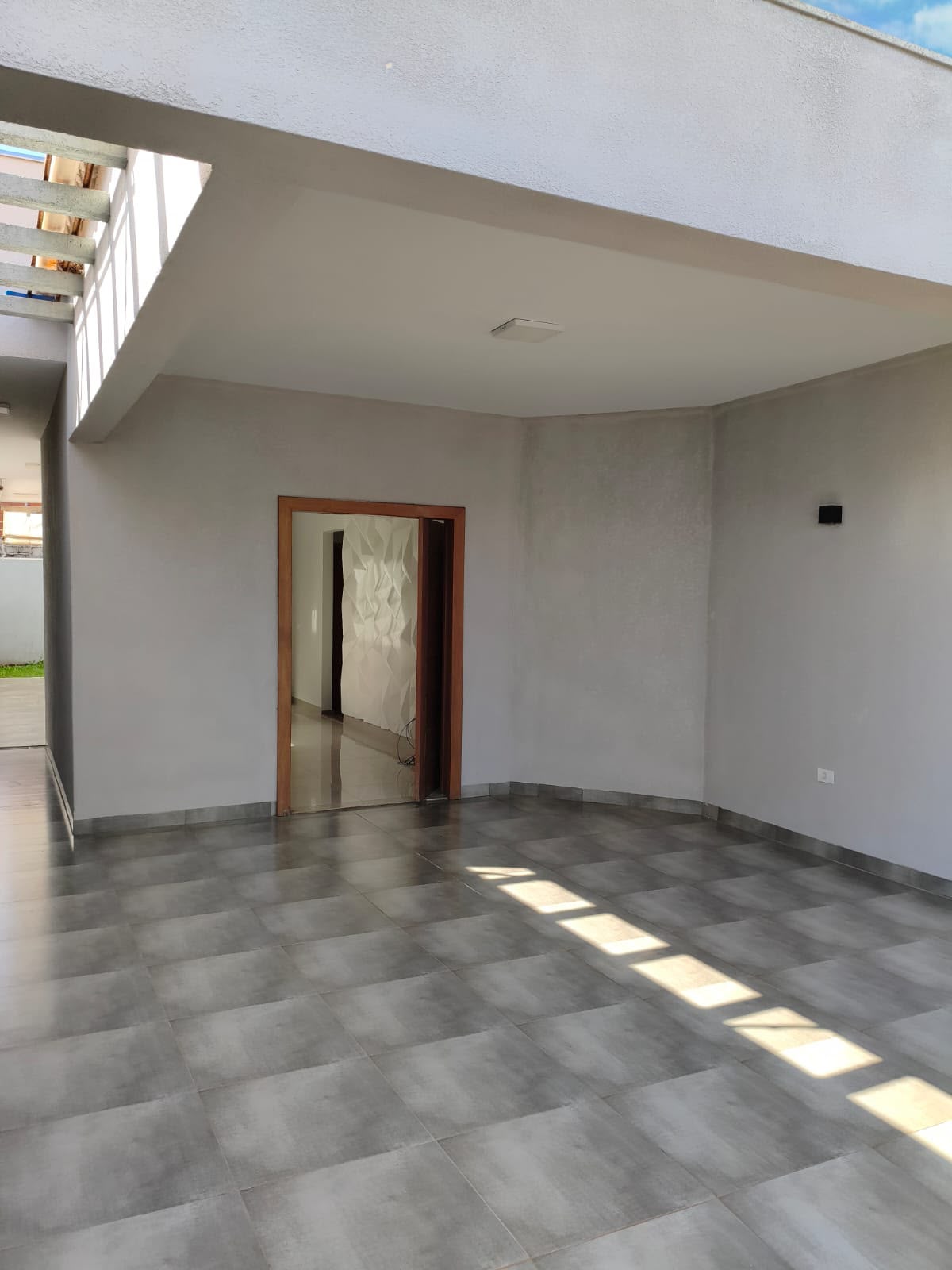 🏡 CASA PARA LOCAÇÃO | 1 SUÍTE + 2 QUARTOS, COZINHA MOBILIADA E JARDIM ✨