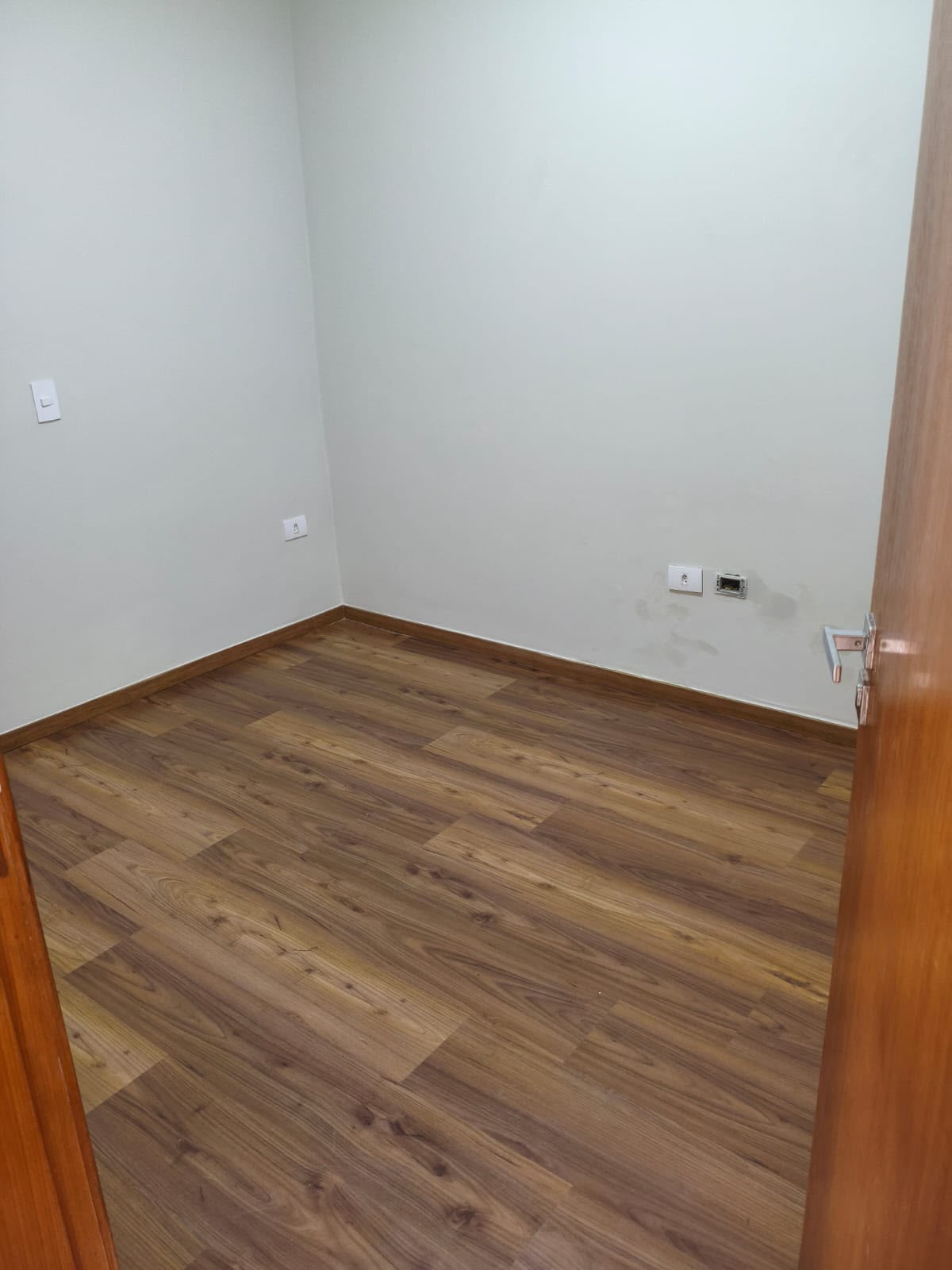 🏡 CASA PARA LOCAÇÃO | 1 SUÍTE + 2 QUARTOS, COZINHA MOBILIADA E JARDIM ✨