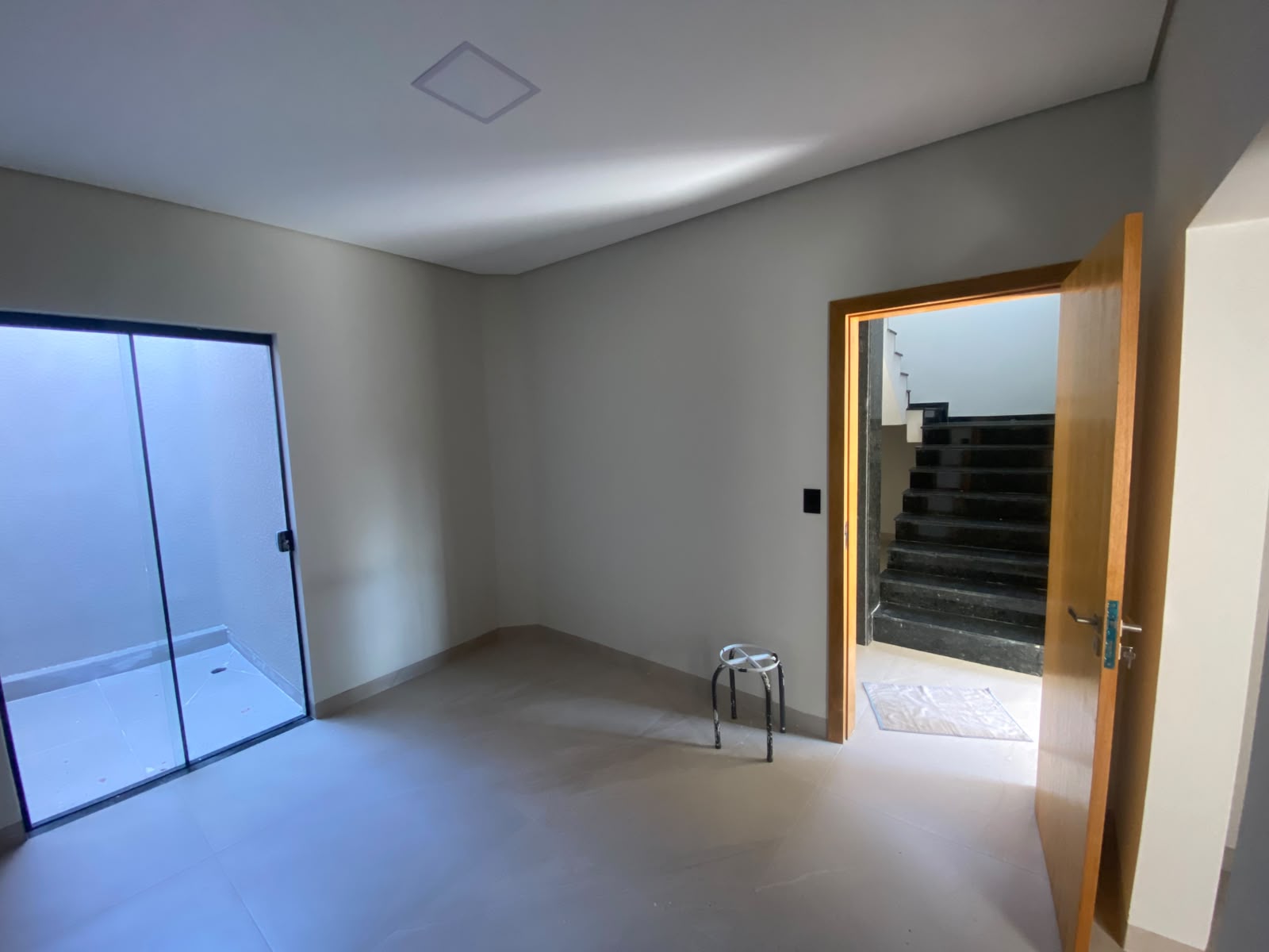 Sobrado com 4 Quartos e 130 m² no Jardim Montreal - Maringá/PR