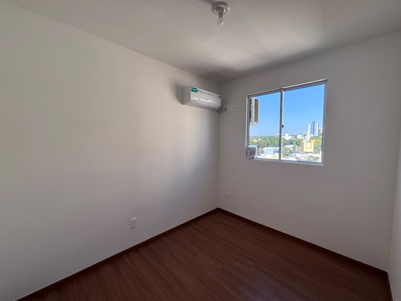 Apartamento com 2 Quartos e 49 m² na Zona 07 - Maringá/PR