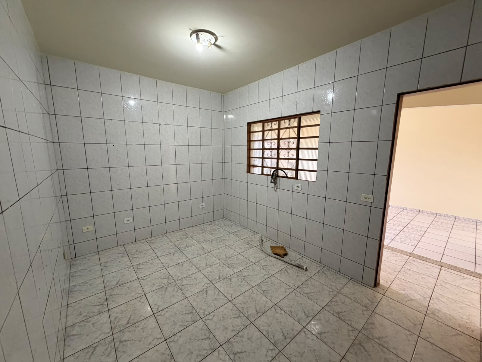 Sobreloja com 4 Quartos e 2 Vagas, 100 m² - Jardim Panorama, Sarandi/PR