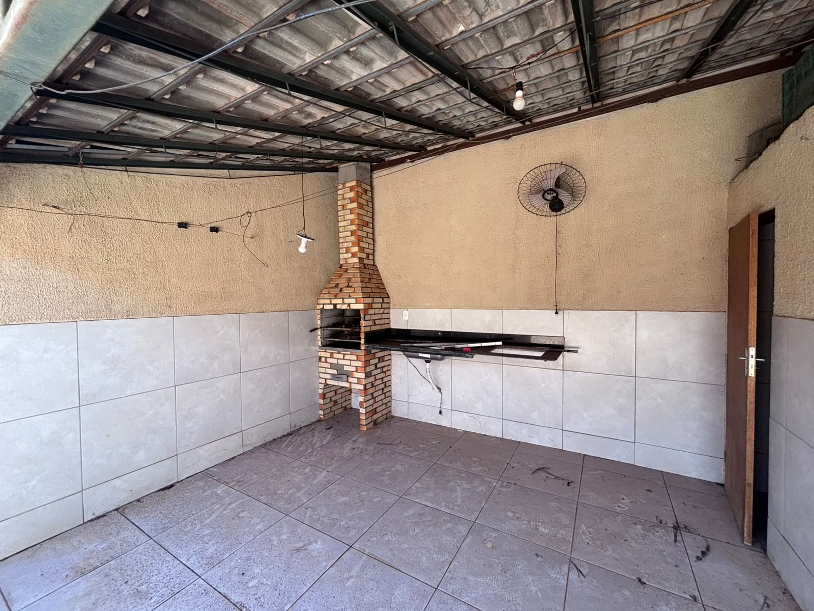 Casa com 3 Quartos e 2 Vagas, 100 m² - Parque Ouro Verde, Mandaguaçu/PR
