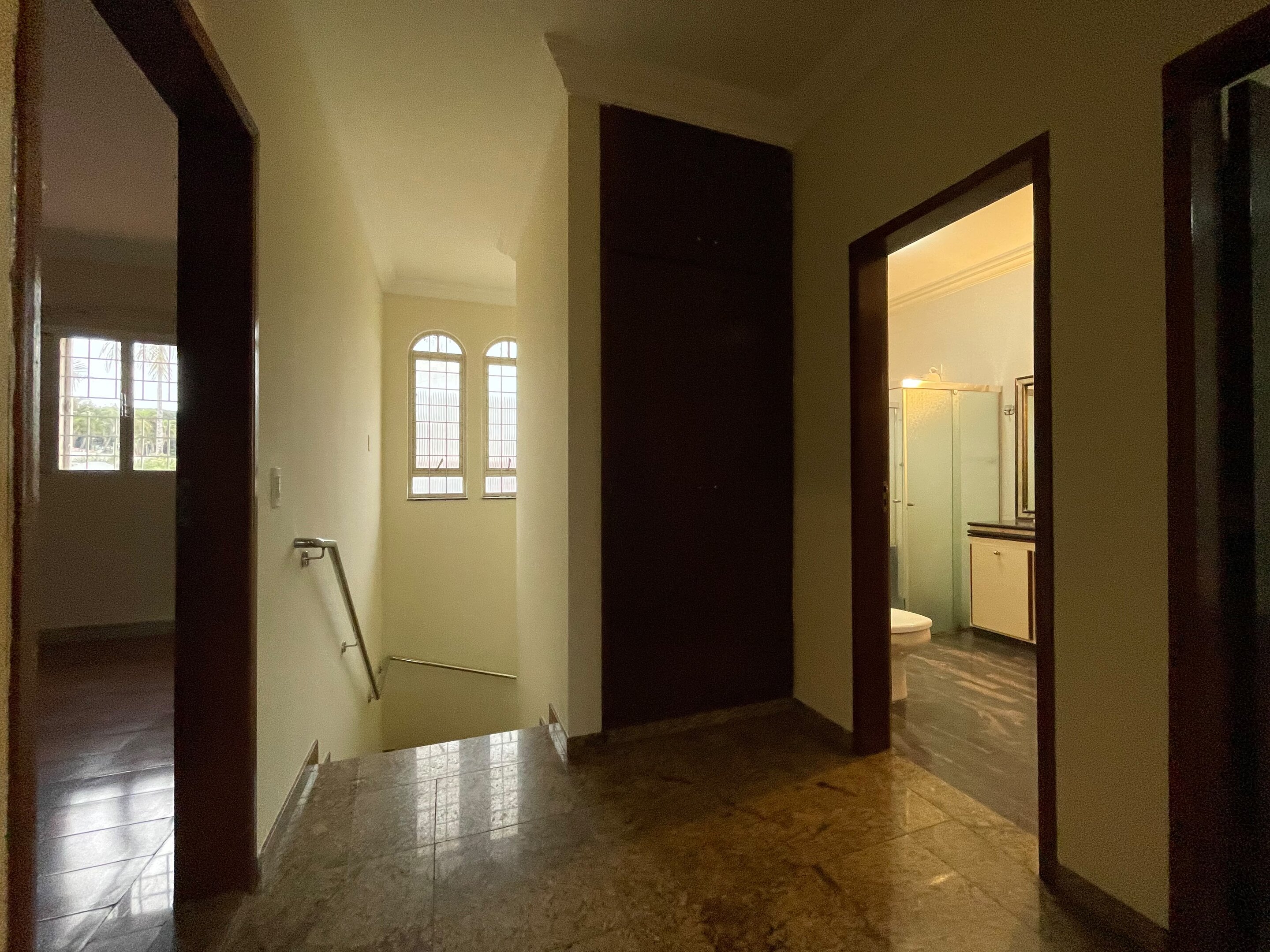 Sobrado com 1 Suíte + 3 Quartos | 200 m² de Área | Espaço e Conforto