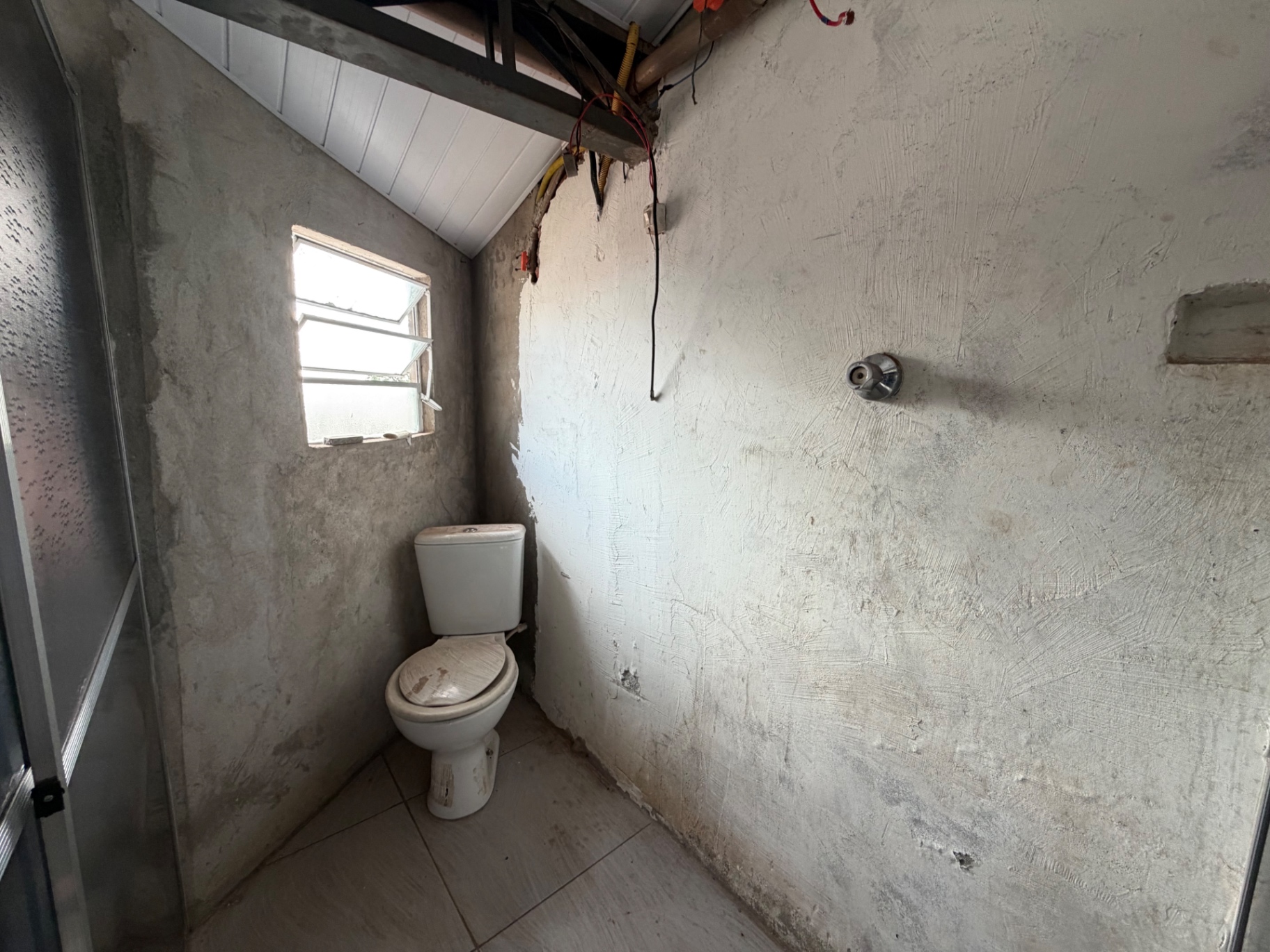 Kitnet com 1 Quarto e 34 m² - Parque das Grevíleas, Maringá/PR