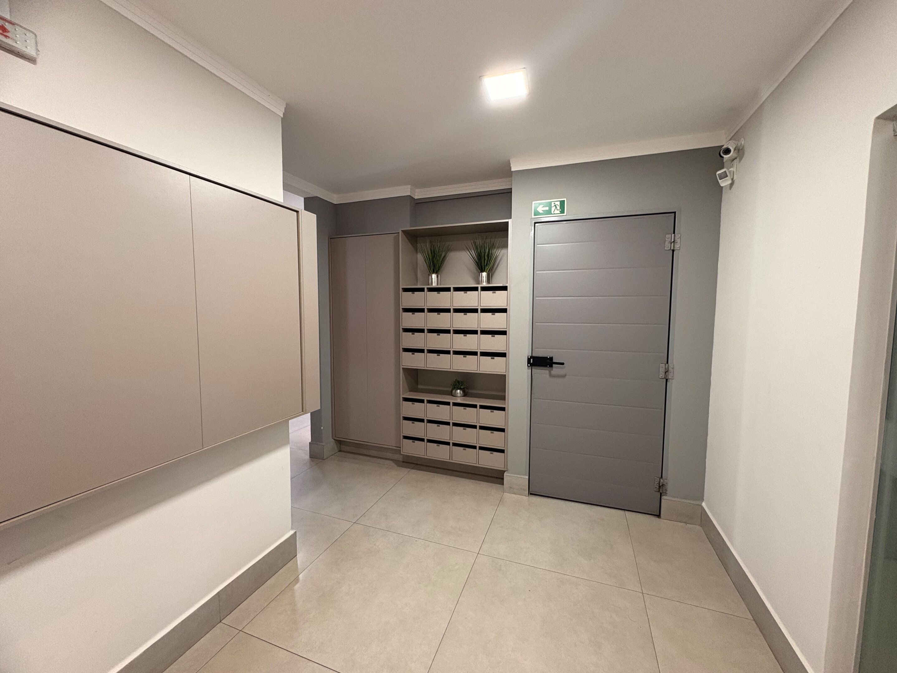 Apartamento Mobiliado para Locação com Suíte, Escritório, Sacada e Garagem Coberta