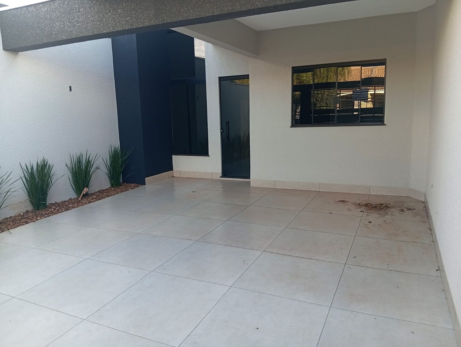 *Sua casa nova em Sarandi: suíte, churrasqueira e jardim de inverno!*