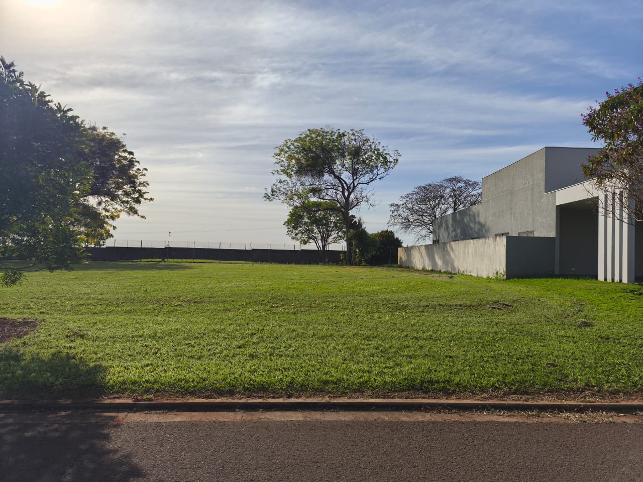 OPORTUNIDADE  - TERRENO NO ALPHAVILLE MARINGÁ COM PREÇO ABAIXO DO VALOR DE MERCADO