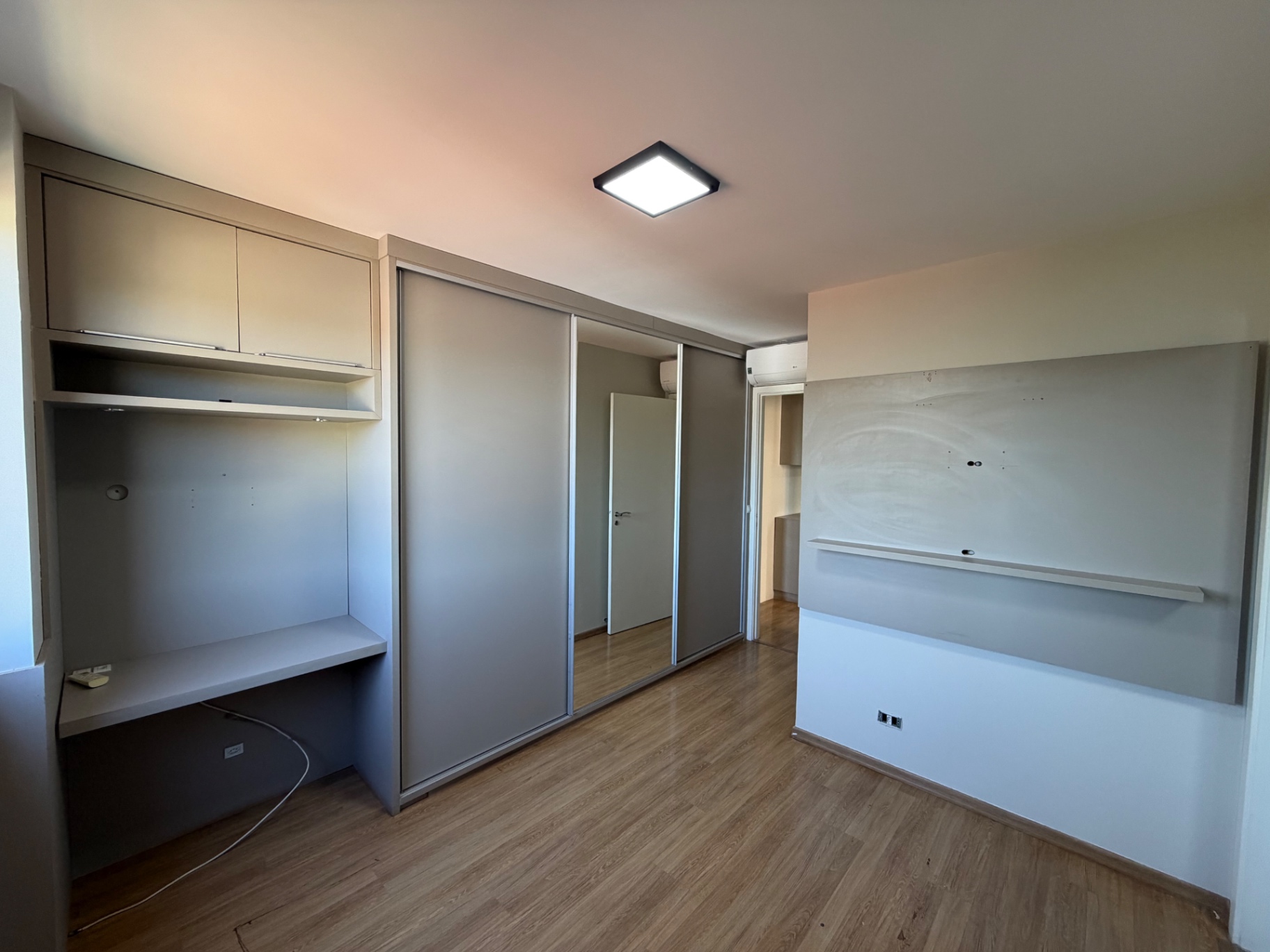 Apartamento com 3 Quartos e 80 m² na Zona 02 em Maringá/PR - 2 Vagas