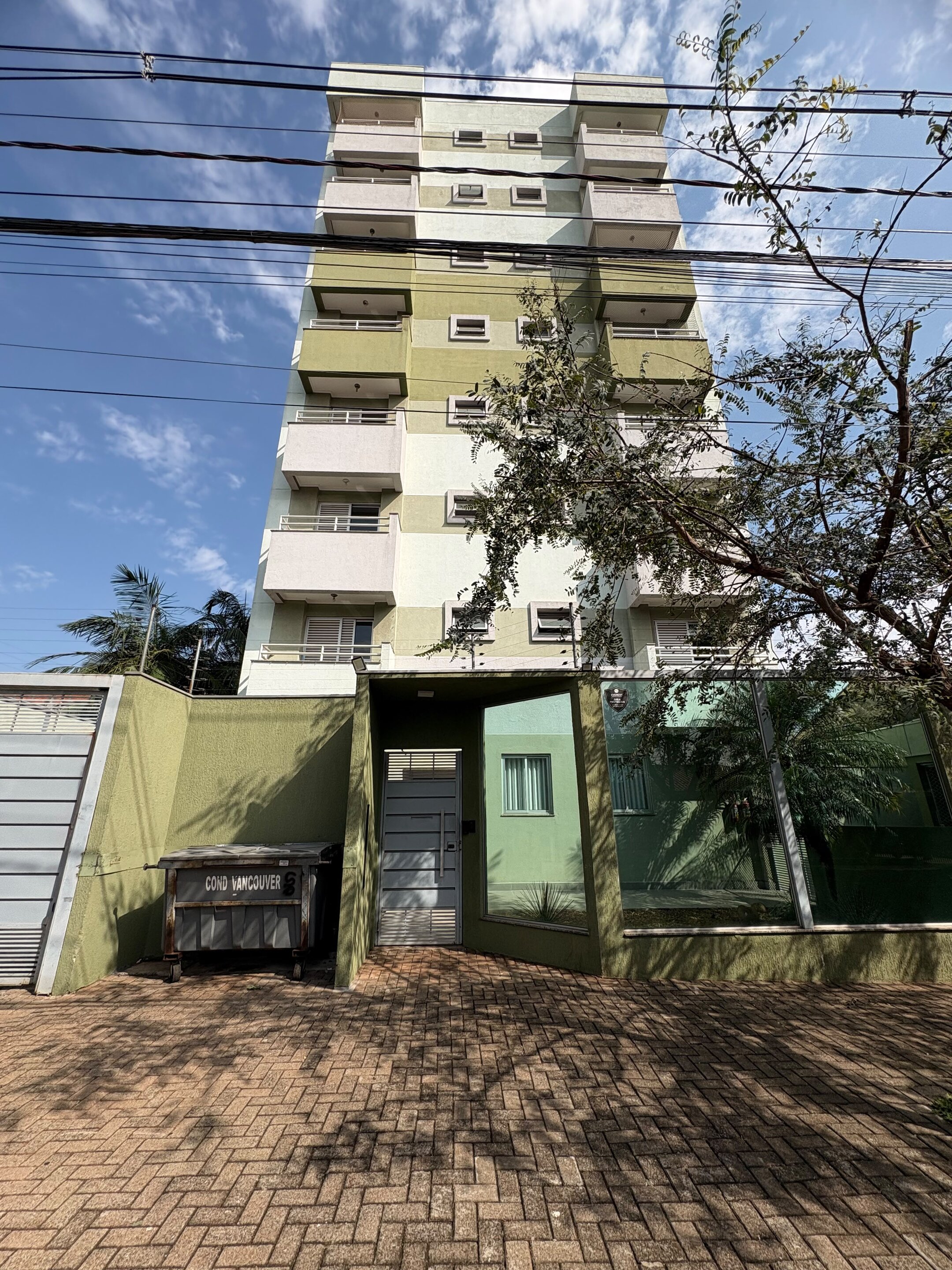Apartamento Mobiliado para Locação com Suíte, Escritório, Sacada e Garagem Coberta