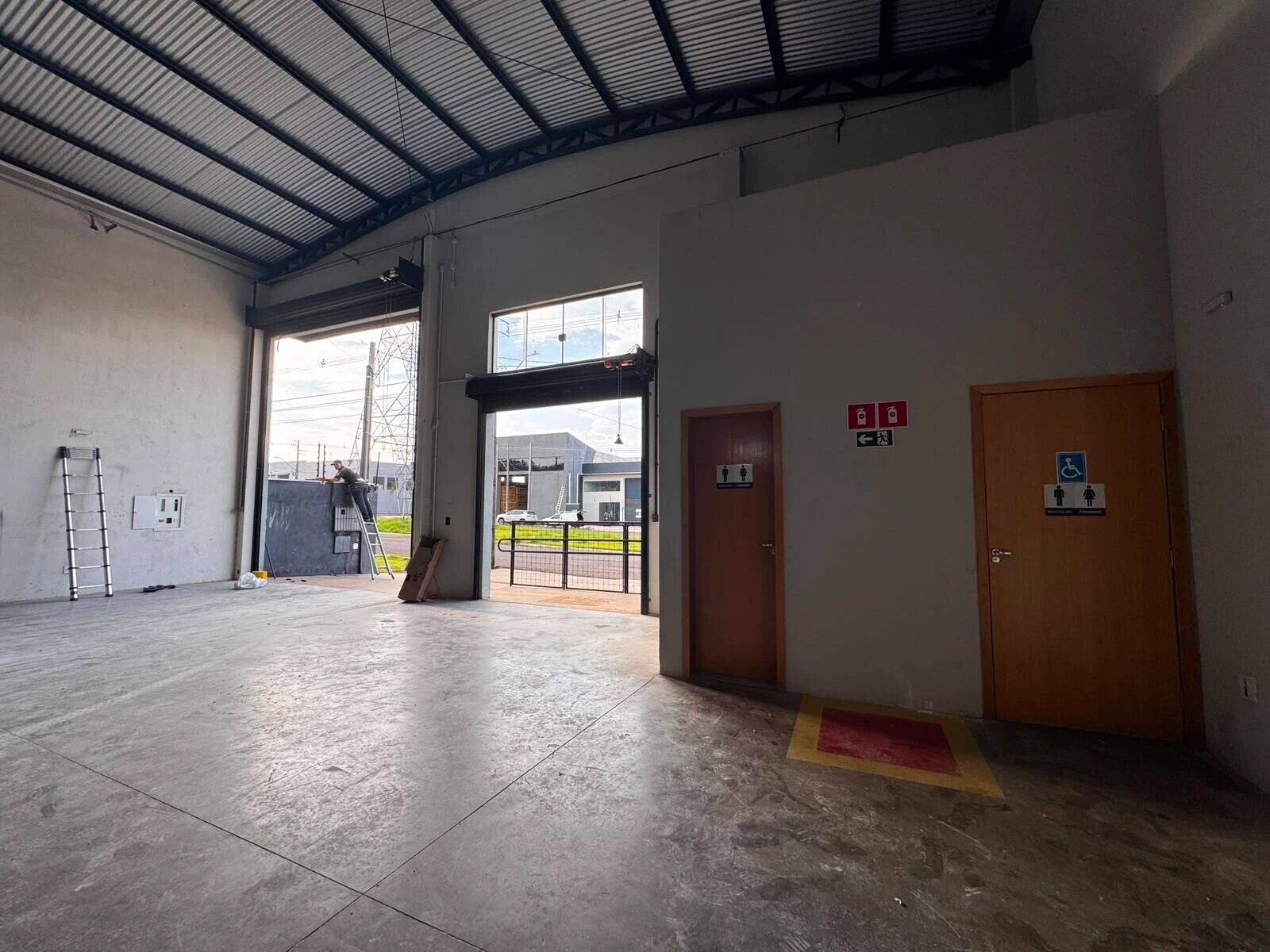 Seu negócio pode operar por duas ruas: salão de 342 m² no Bom Jardim por R$ 7.500/mês