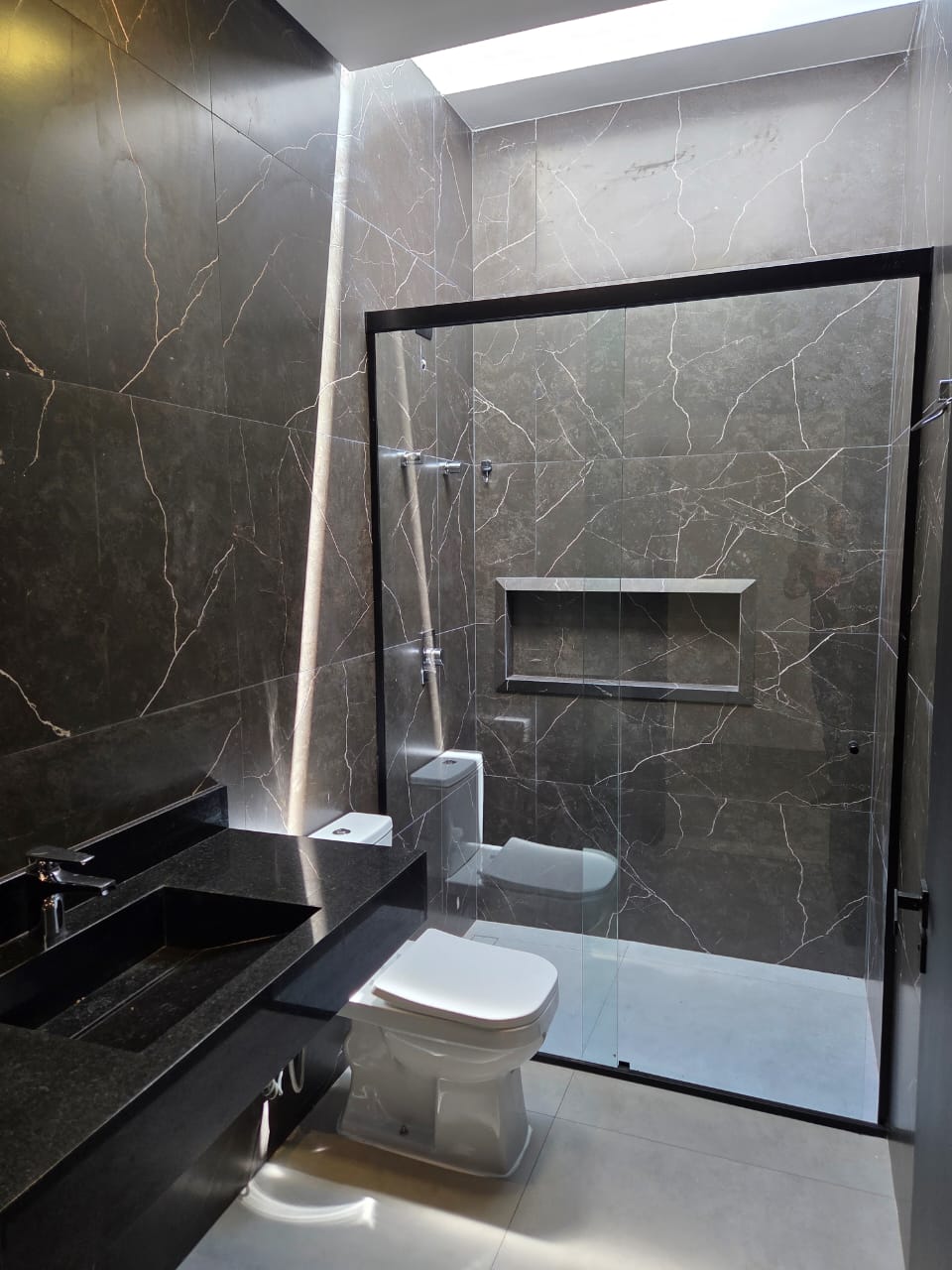 Excelente casa para locação/ venda  com 3 Suítes, 206 m² - Jardim Espanha, Maringá/PR