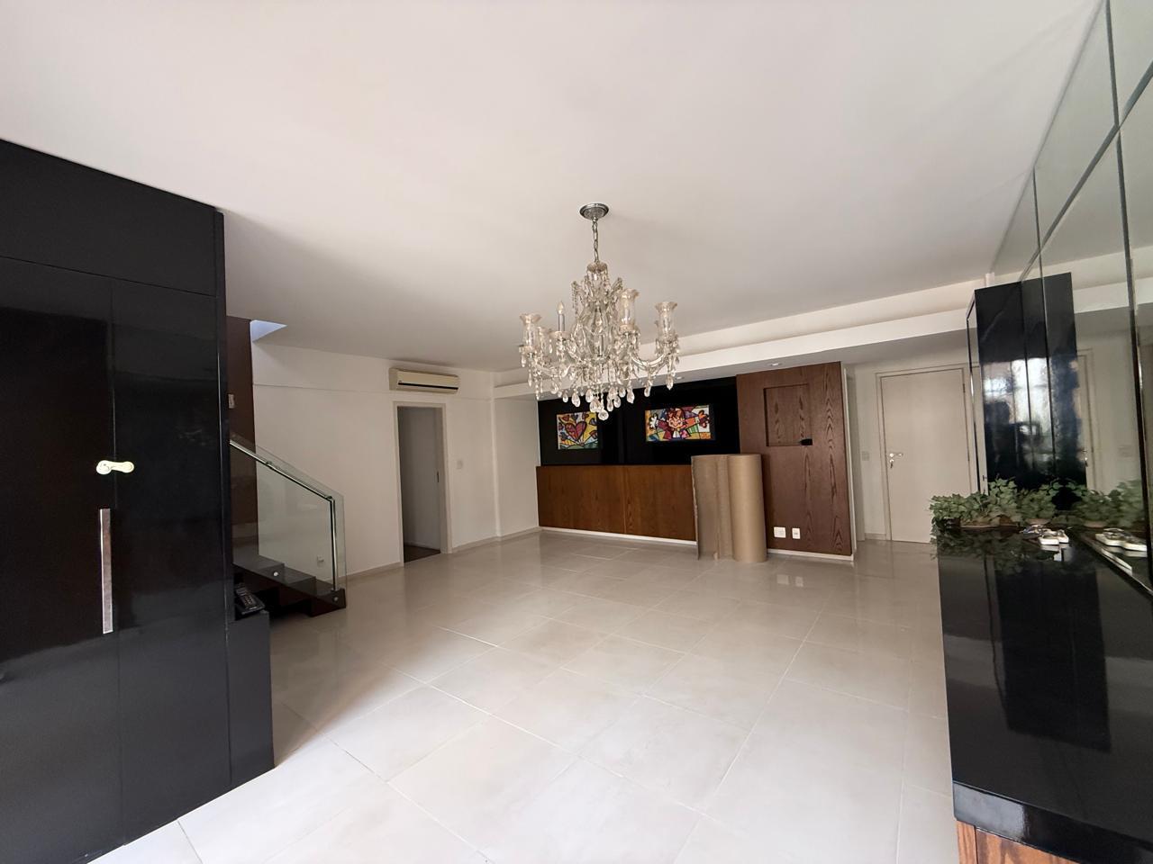 Cobertura Duplex Ed. Solar Saint Onoré com 4 Quartos e 220 m² para locação - Centro, Londrina/PR